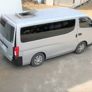 ペット火葬中の火葬車を上から撮影